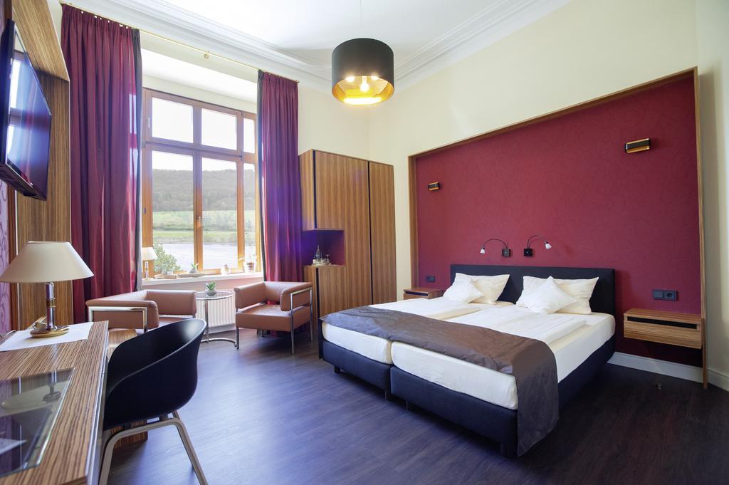 Weinhotel St. Stephanus Zeltingen-Rachtig Bagian luar foto